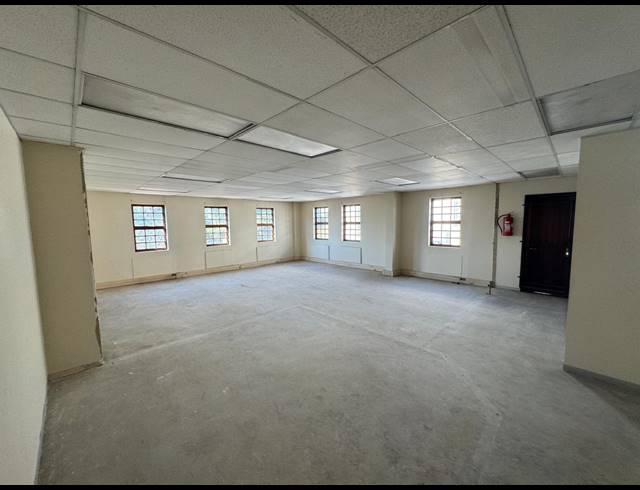 730M² BUSINESS CENTRE TO LET IN EASTGATE
